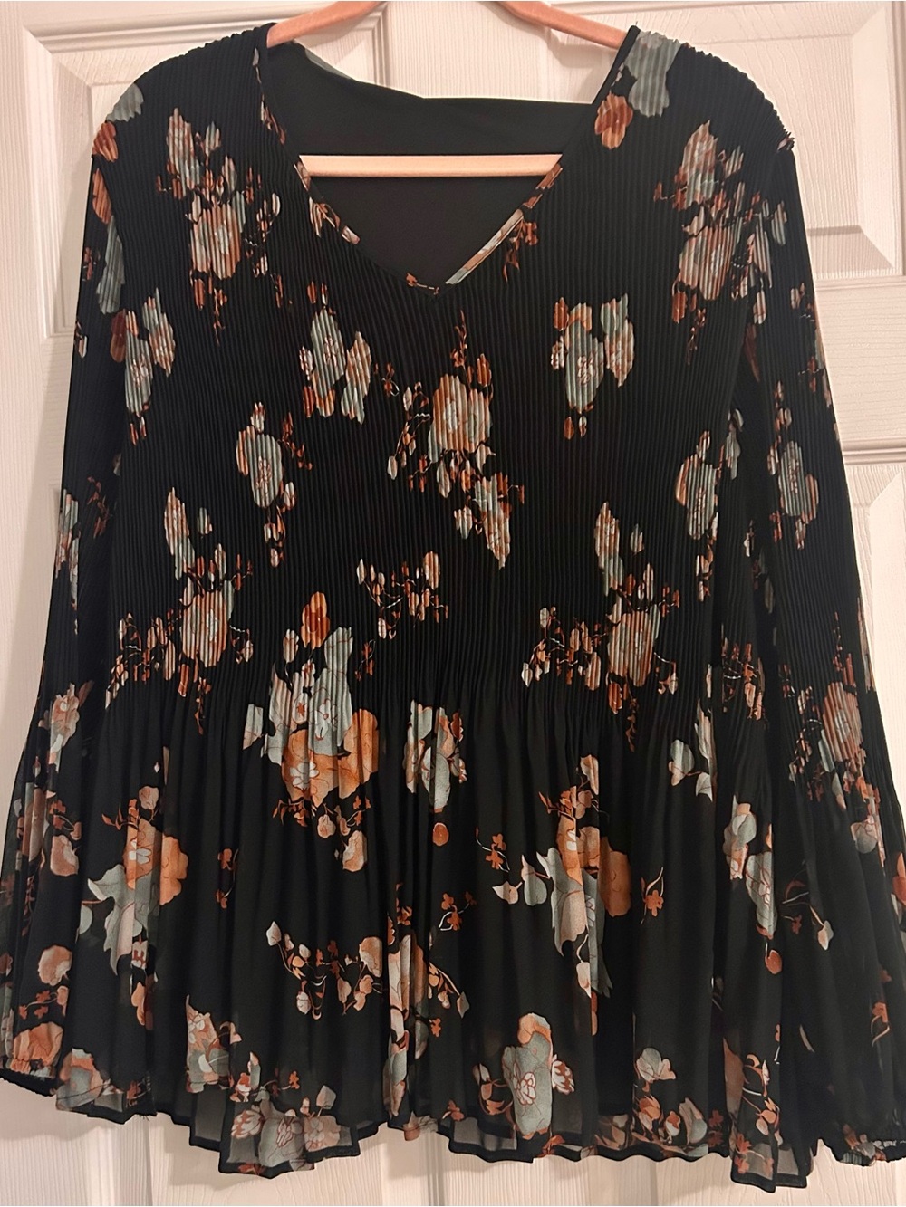 Black Floral Long-Sleeve Pleated Women’s Blouse